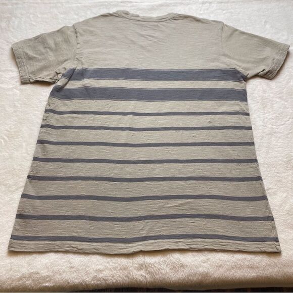 Prana Breyson Gray Stripe V-Neck T-Shirt 100% Organic Cotton Size Medium - Picture 2 of 9